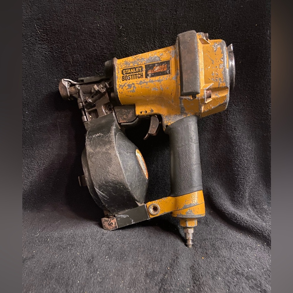 Original Stanley B 0TITCH Ridge Runner nail gun this is a pre-love item